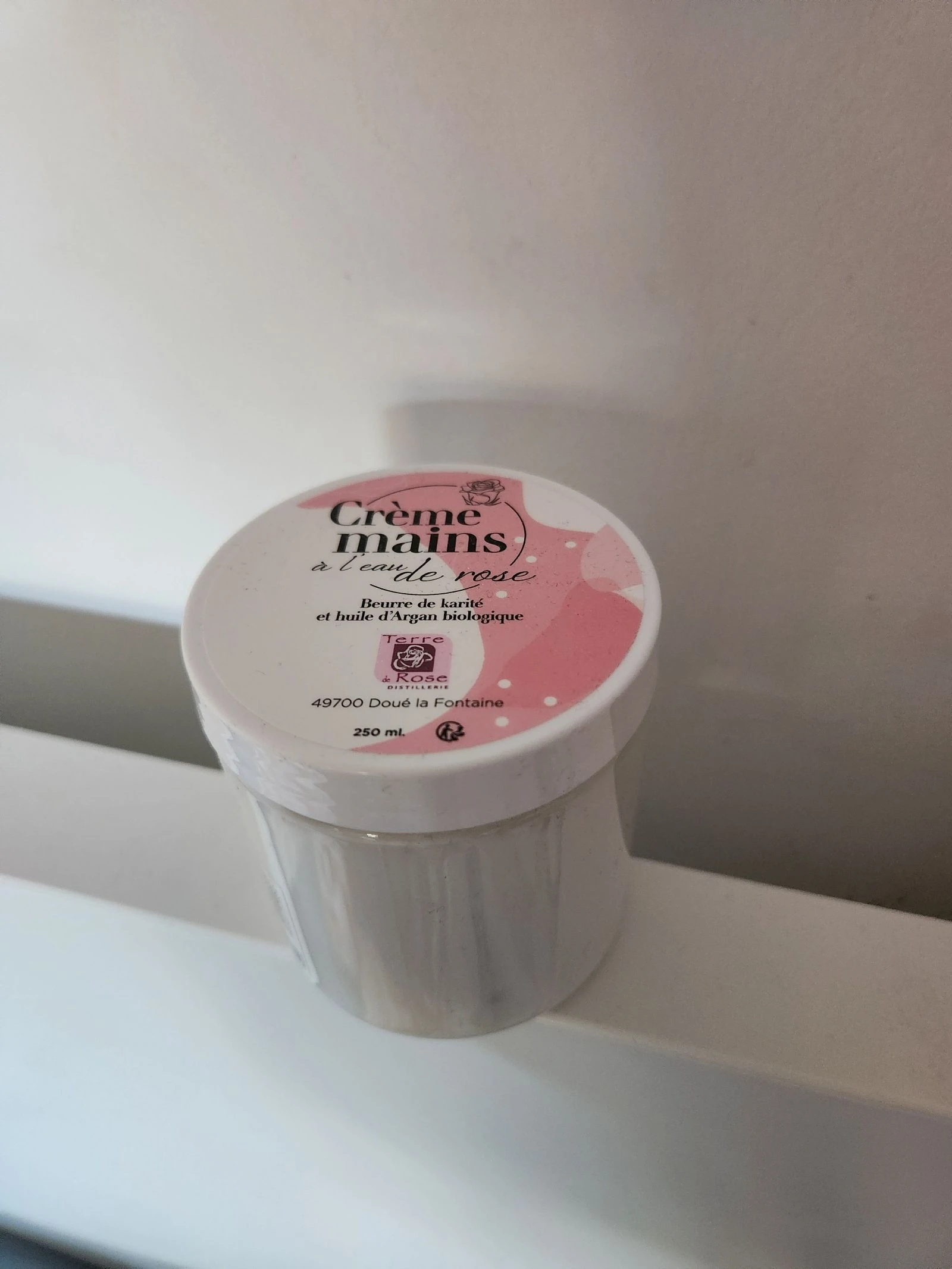🌸NEUF crema de manos con rosa🌸 – photo 2